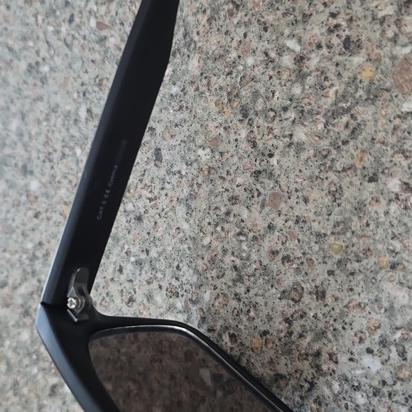 1901 Hollis 57mm Sunglasses - Picture 7 of 8